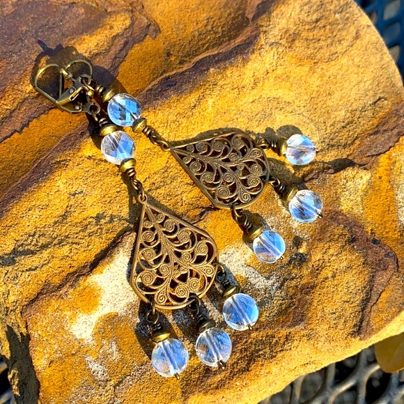 NWOT Chandelier earrings long sparkling filigree - Picture 6 of 9